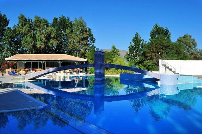 Ilaria Hotel Каламакі Екстер'єр фото